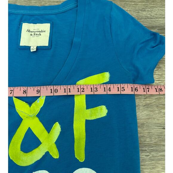 Abercrombie & Fitch Vintage Y2K Fitted Vneck T-shirt Small - Picture 6 of 7